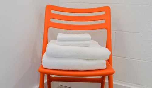 Room 218: Cozy Full