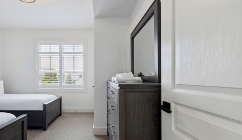 Premium Condo, 3 Bedrooms (210 Rivergrass - No Pets Allowed)