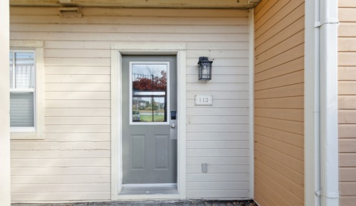 Premium Townhome, 2 Bedrooms (123 Rivergrass - Pet Friendly)