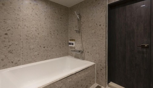 Premium Suite (Base & Max occupancy: 4)