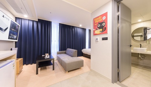 Deluxe PlayStation 5 Queen Room (No View)