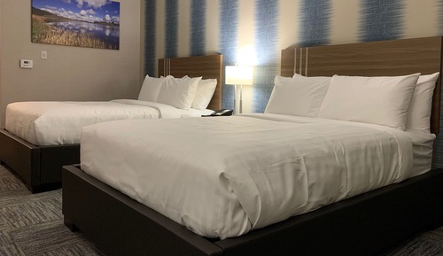 Double Room, 2 Queen Beds, Accessible