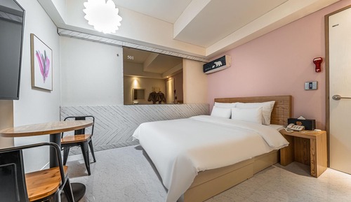Room (Infinity Hourly Room Walkie Special ()