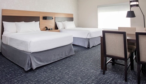 Studio Suite, 1 King Bed, Non Smoking (Mobility/Hearing Access, Roll-in Shwr)