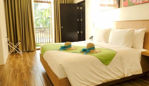Superior Room - King with Garden View