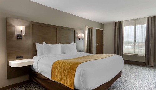 Suite, 1 King Bed with Sofa bed, Accessible, Non Smoking