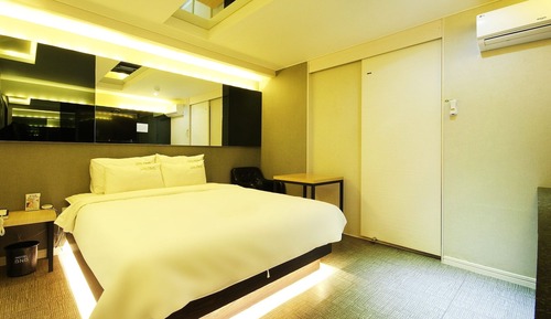 Room (Standard room B)