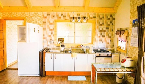 Room (SkyHouse)