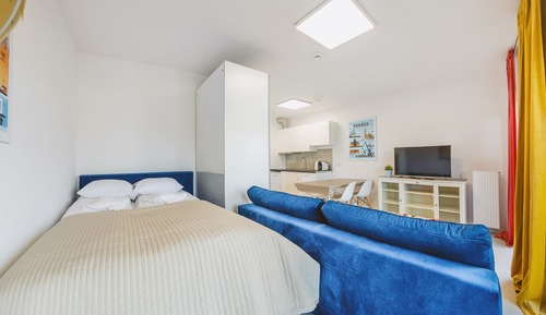 Studio Suite (70)