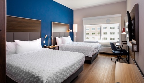 Room, 2 Queen Beds, Accessible (Roll-In Shower)