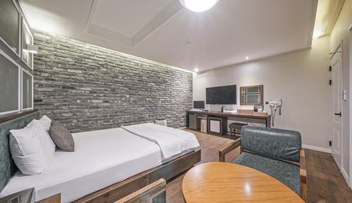 Room (Deluxe (GTX1060 high-spec PC hotel be)