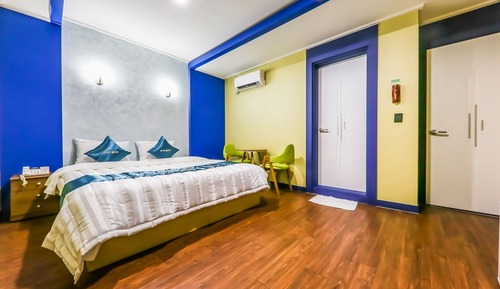 Room (Couple PC)