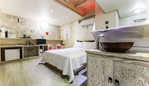 Room (Suite room (drive-in))