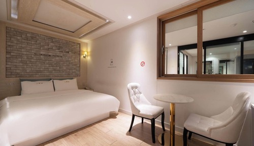 Room (VIP-sky window)