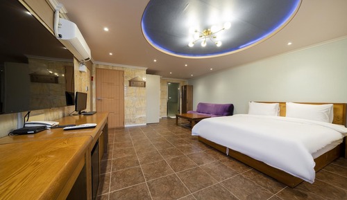 Room (VIP)