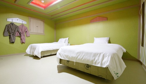 Room (Family (two rooms))