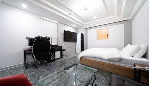 Room (Special room (hinoki bath wave Disney)
