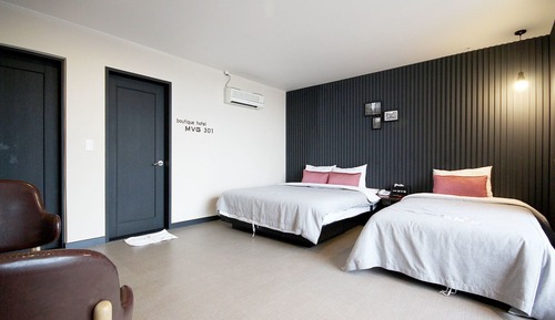 Room (VIP (twin beds))
