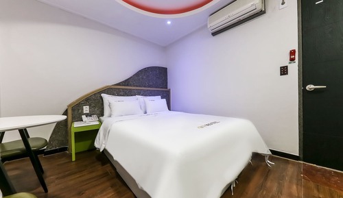 Room (Standard Room)