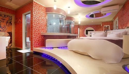 Room (Spa & whirlpool room (whirlpool Netfl)