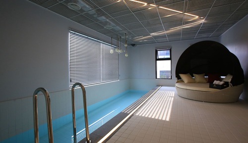 Room (Premium Royal Swimming Pool (Netflix )