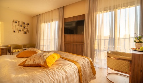 Deluxe Double Room, Business Lounge Access, City View