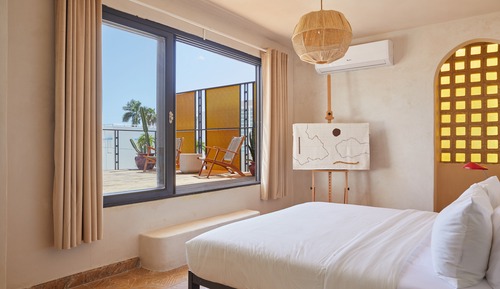 Panoramic Suite, 1 King Bed with Sofa bed, City View