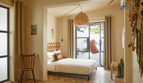 Comfort Suite, 1 Queen Bed, Garden View