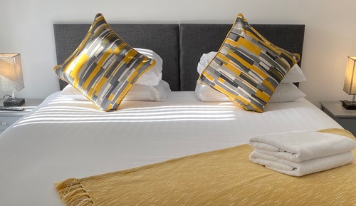 Apartment, 1 King Bed, Sea View