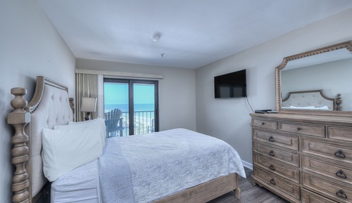 Condo, 2 Bedrooms, Balcony, Ocean View (Renaissance Tower 1111)