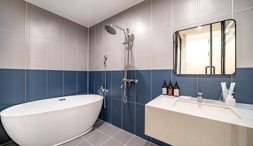 Room (24 Hour STAY (1400 - 1400 24 Hour Hot)