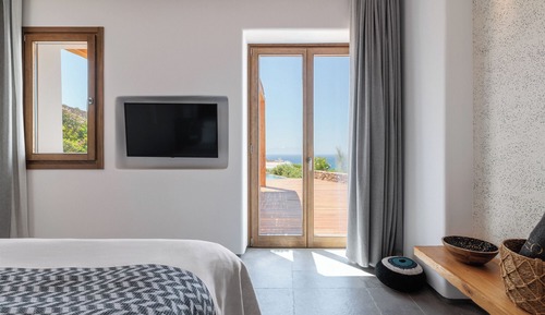 Superior Executive Suite with Private Pool & Sea View