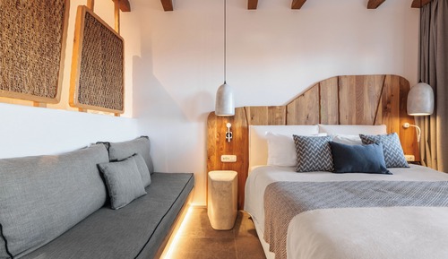 Suite with Private Pool & Sea View