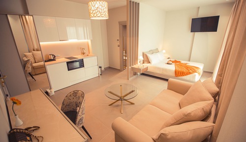 Suite with private pool