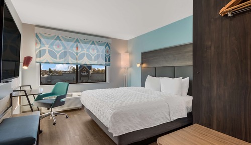 Room, 1 King Bed, Accessible (Hearing)