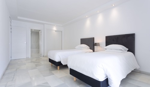 Deluxe Apartment, 3 Bedrooms, Hot Tub, City View