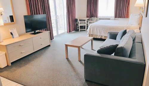 Deluxe King Suite