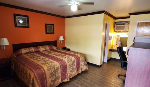 Standard Room, 1 King Bed, Non Smoking