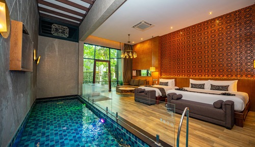 Pet-Friendly Pool Villa Family