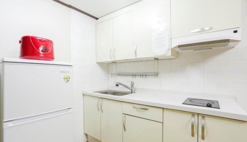 Room (Room 205)