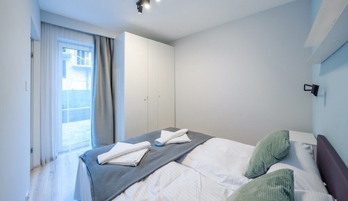 Apartment (A 6)
