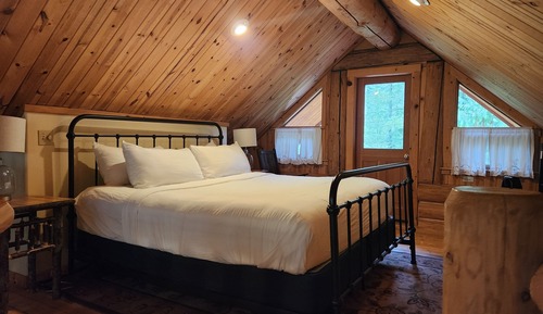 Cabin (Hawthorn)