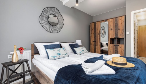 Design Apartment, 1 Queen Bed with Sofa bed