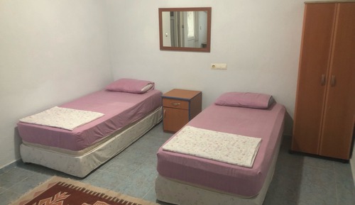 Economy Room, 2 Twin Beds
