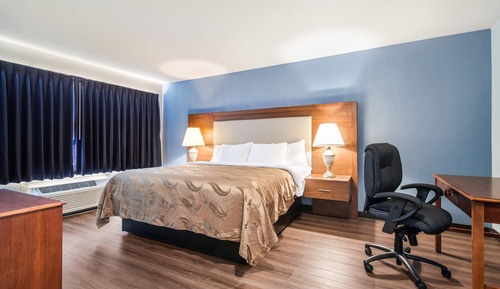 Suite, Multiple Beds, Non Smoking (Partial Lake View)
