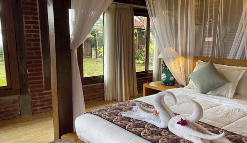 1 Bedroom Villa Glass Wooden House
