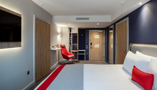 Standard Room, 1 King Bed, Accessible (with Free Breakfast)
