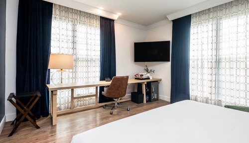 Deluxe Room, 1 King Bed