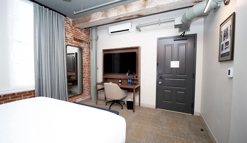 Classic Room, 1 King Bed