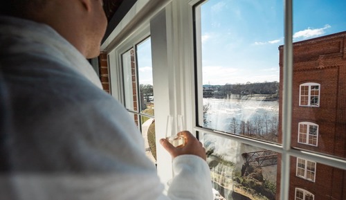 Classic Room, 1 King Bed, River View